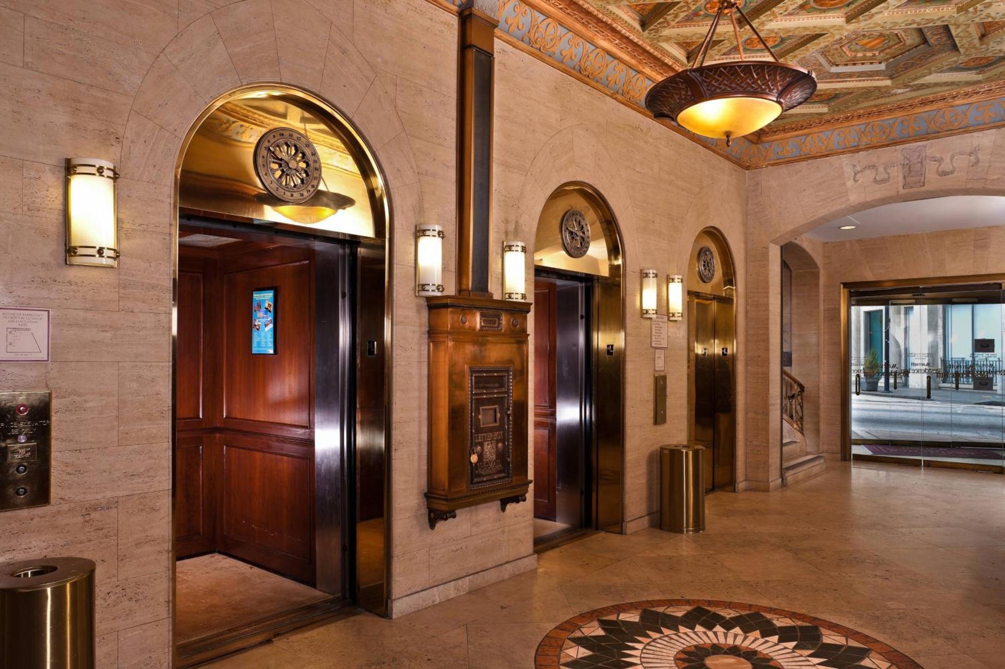 Downtown Hotel 3*