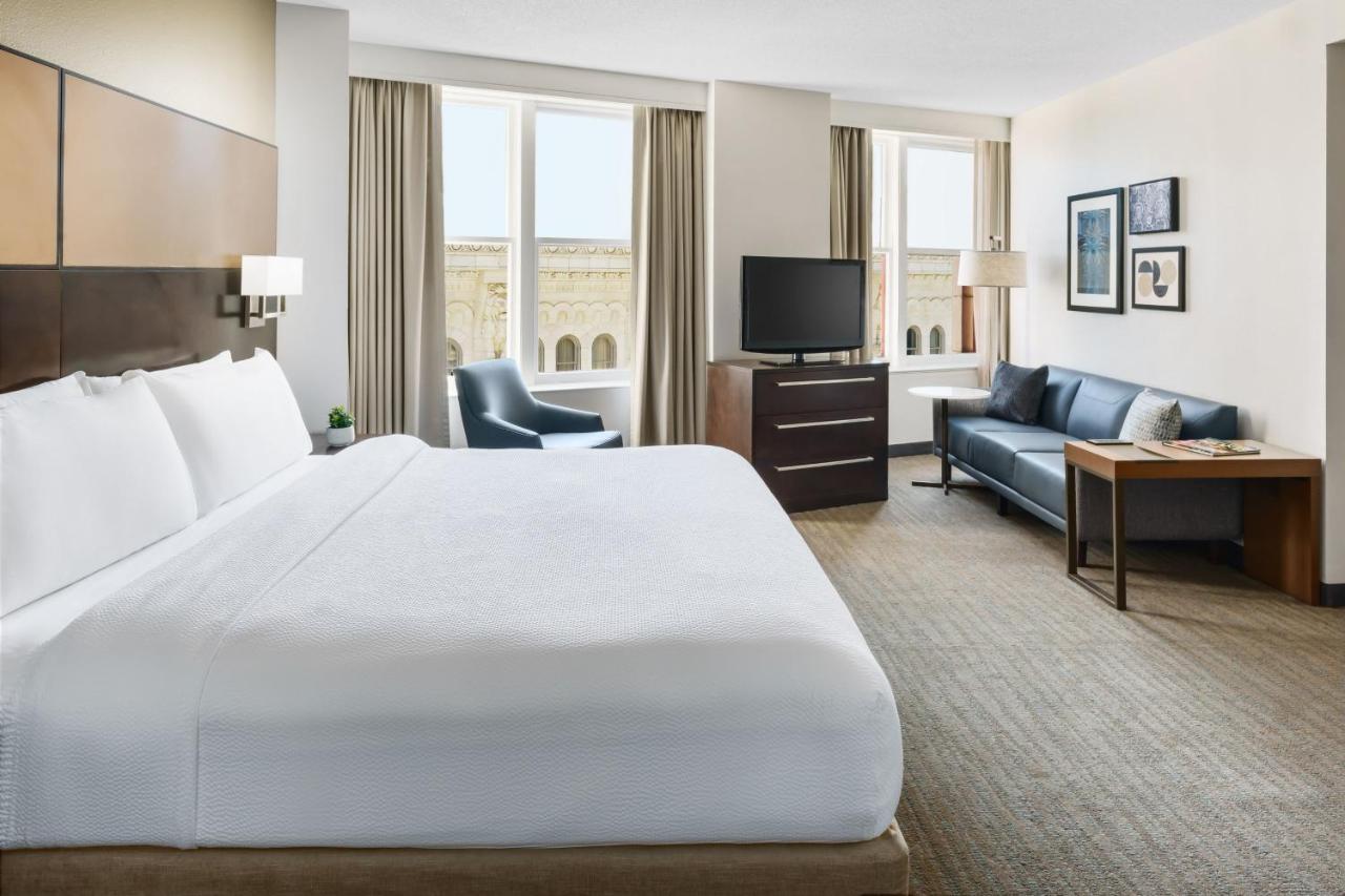 Hotel Downtown 3*