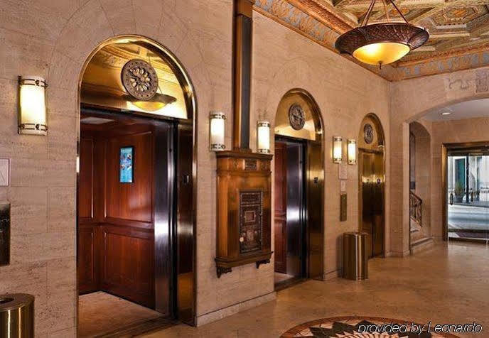 Hotel Downtown 3*